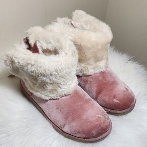 Size 6.5 Arizona pink velvet winter boots